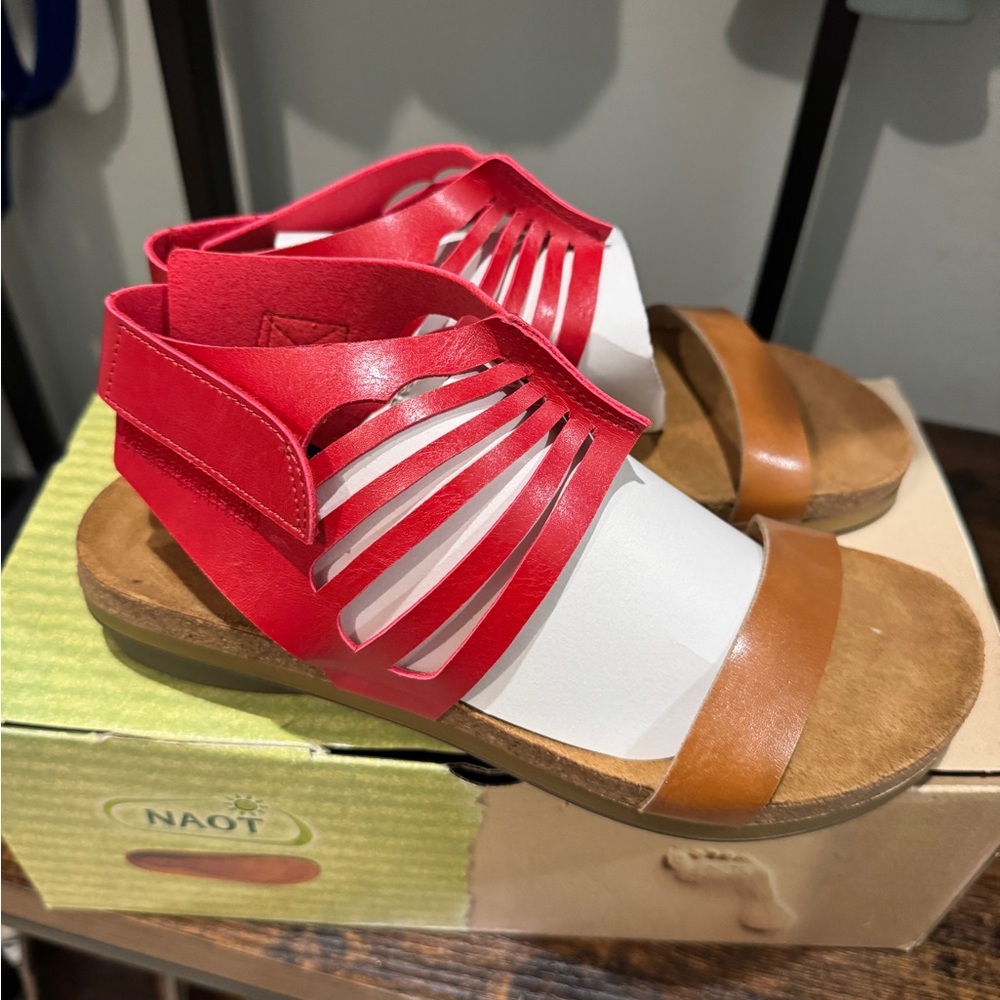 NEW Naot Mint Red Gladiator Strappy Leather Sandals Sz 6 MSRP $178